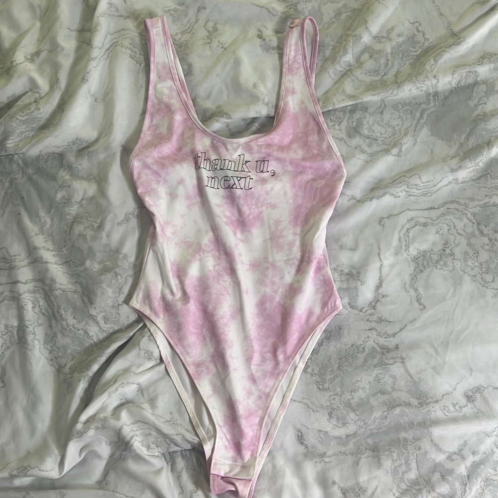 H&M Ariana Grande